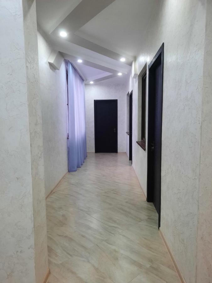 Inaisi Hotel Kutaisi Exterior foto