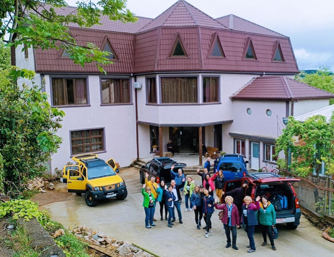 Inaisi Hotel Kutaisi Exterior foto