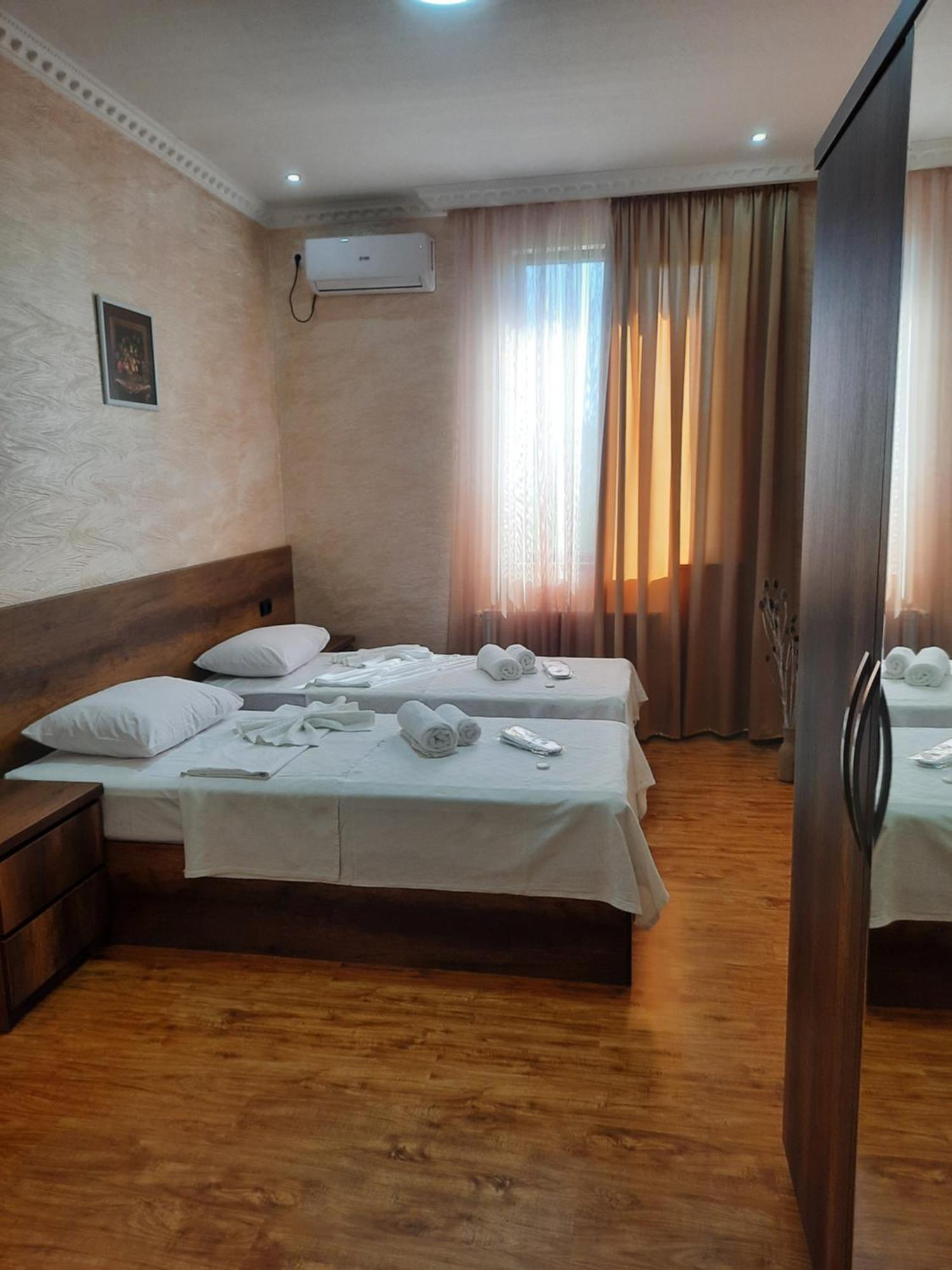 Inaisi Hotel Kutaisi Quarto foto