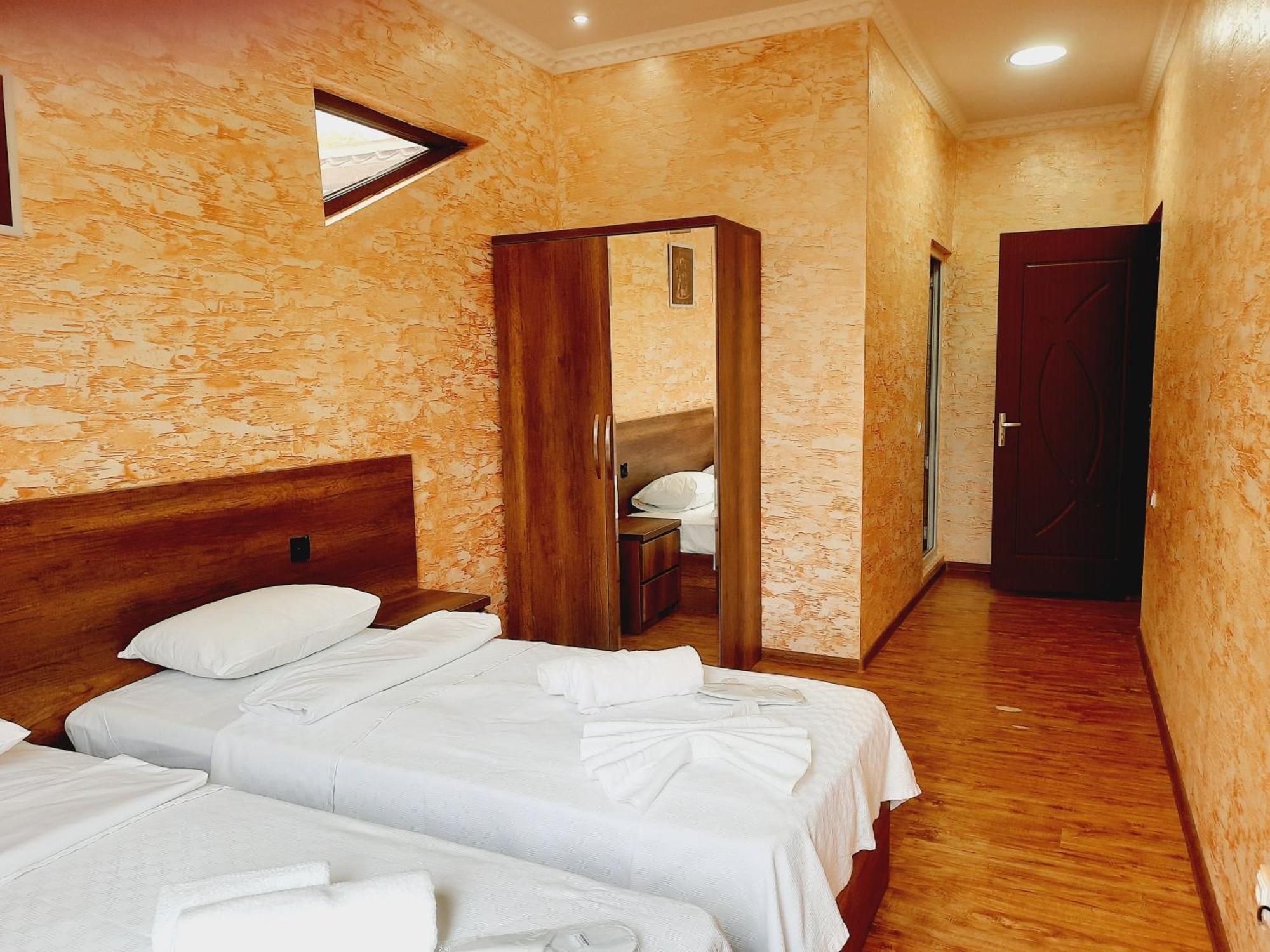 Inaisi Hotel Kutaisi Quarto foto